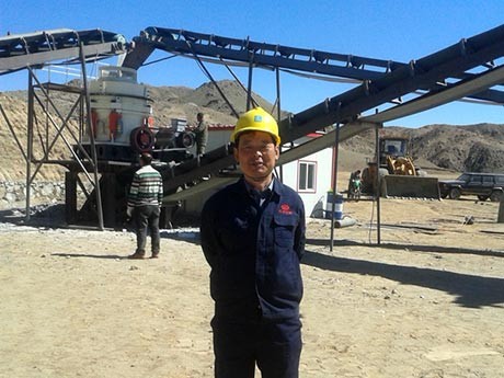 采石場(chǎng)機(jī)械石子碎石機(jī)結(jié)構(gòu)設(shè)計(jì)新穎、破力大、粉碎能力強(qiáng)