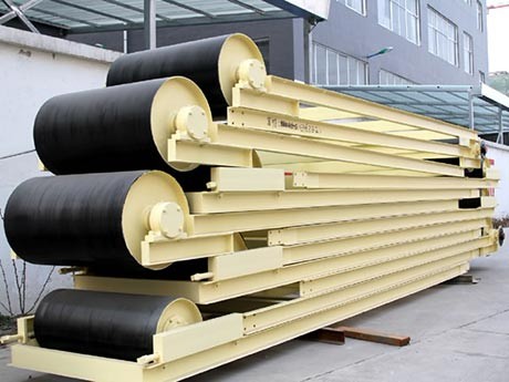 下運帶式輸送機(jī)對制動系統(tǒng)有哪些要求？