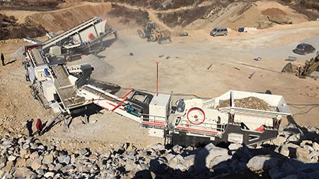 直擊煙臺石子場破碎現(xiàn)場，紅星履帶式移動(dòng)破碎機(jī)設(shè)備好用更省心