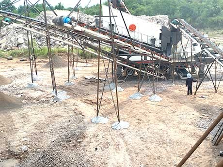 一小時(shí)400噸大型移動(dòng)制砂生產(chǎn)線多少錢（內(nèi)有方案、報(bào)價(jià)、現(xiàn)場(chǎng)視頻）