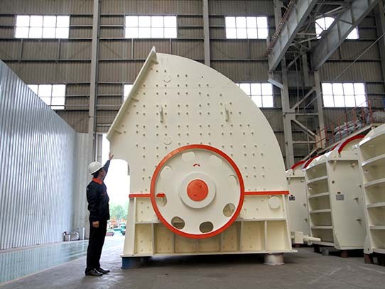 錘式破碎機(jī)可以制砂嗎？錘破和反擊破哪個(gè)制砂好？