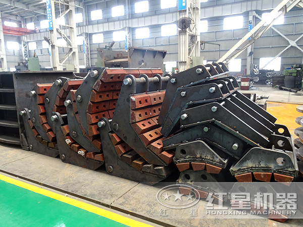 如何設(shè)計反擊式破碎機的反擊板？