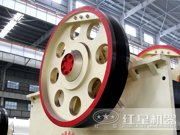 顎式破碎機(jī)飛輪設(shè)計