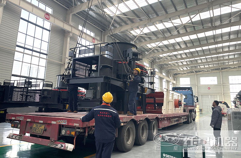 鵝卵石制砂機(jī)器車(chē)間裝車(chē)發(fā)貨中