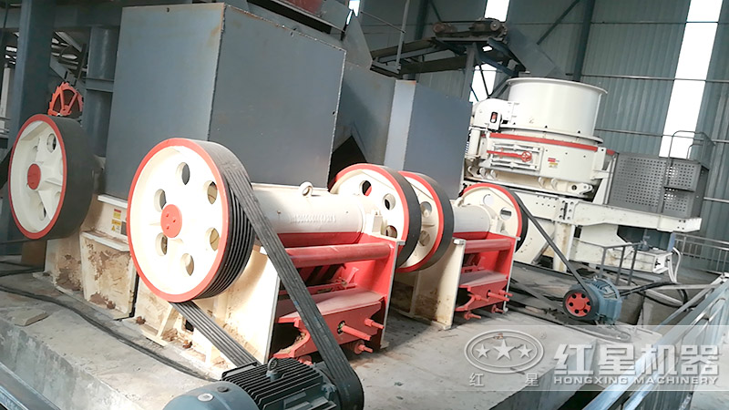 細(xì)鄂破配置的制砂生產(chǎn)線現(xiàn)場