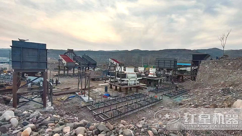 粉碎沙石的大型機(jī)器多少錢(qián)一臺(tái)，有哪幾種