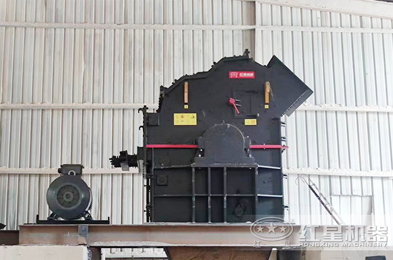 磚渣粉碎機(jī)現(xiàn)場(chǎng)