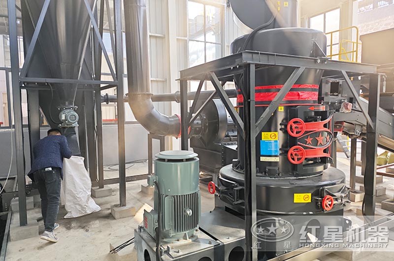 礦石磨粉機(jī)工作現(xiàn)場圖片
