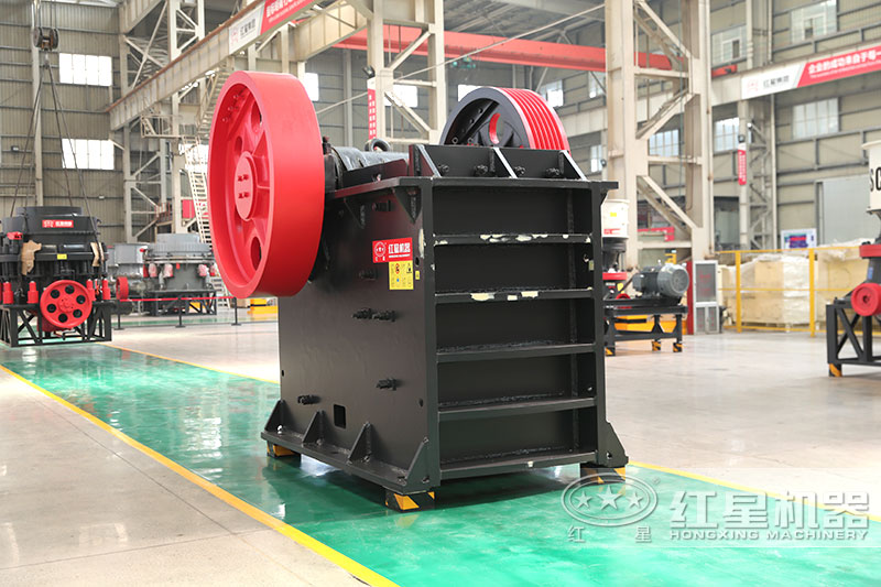 顎式破碎機制砂生產(chǎn)線初級破碎