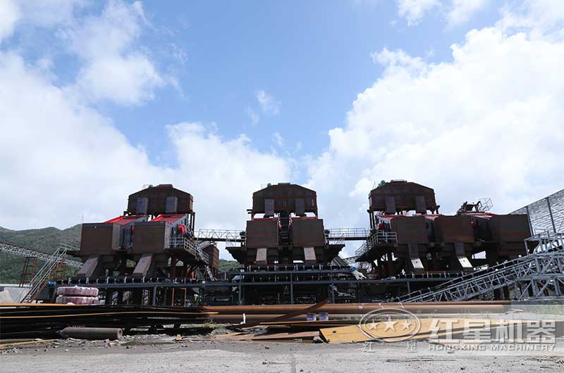 現(xiàn)場(chǎng)近處拍攝振動(dòng)篩