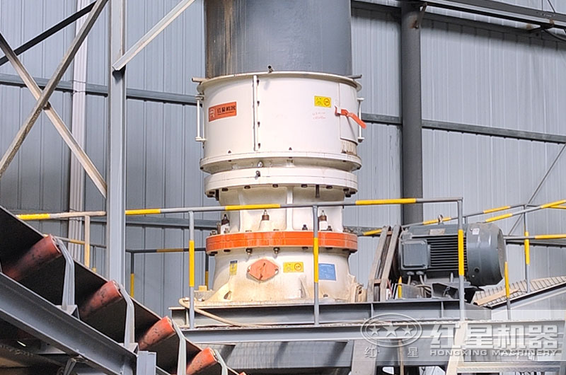 石英石圓錐破碎機(jī)工作現(xiàn)場(chǎng)圖片