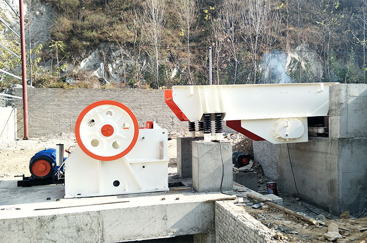 小型石頭石子礦石粉粉碎機設(shè)備多少錢一臺？