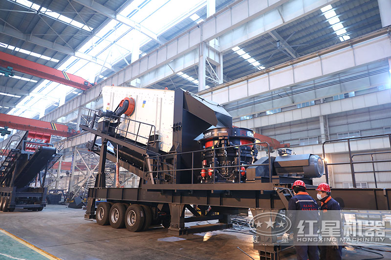 輪胎移動破碎機(jī)+圓錐破碎機(jī)