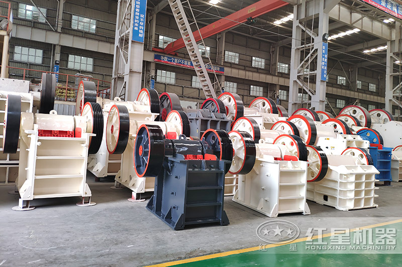 小型顎式破碎機(jī)車間實(shí)拍