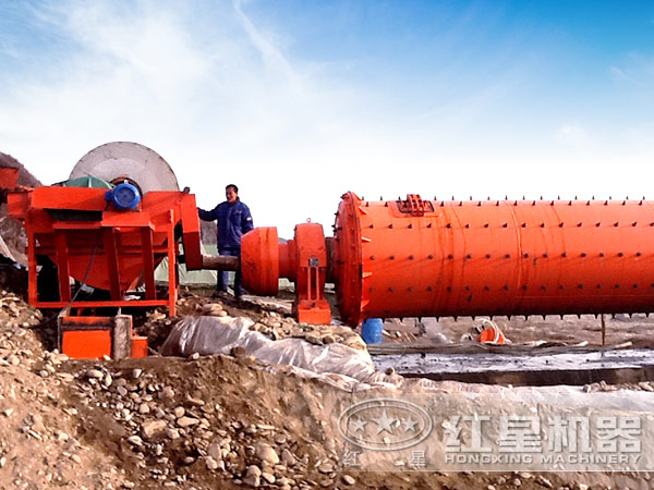 小型球磨機(jī)生產(chǎn)現(xiàn)場圖