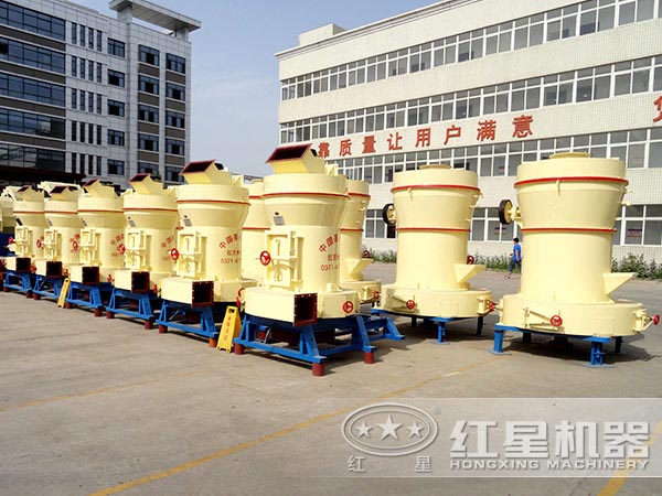 膨潤(rùn)土雷蒙磨粉機(jī)廠家實(shí)拍圖