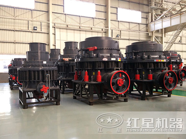 粗碎圓錐破碎機(jī)實(shí)拍圖