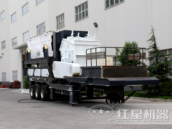 時(shí)產(chǎn)300噸青石移動式石子打石機(jī)