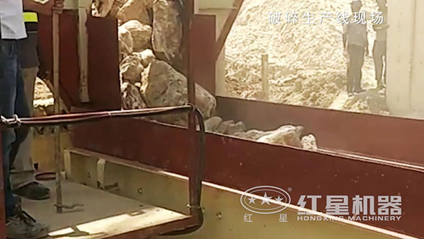 給料機(jī)現(xiàn)場(chǎng)實(shí)拍