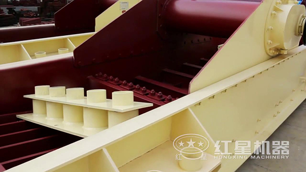 振動(dòng)給料機(jī)細(xì)節(jié)實(shí)拍1