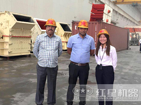 紅星客戶(hù)車(chē)間留影