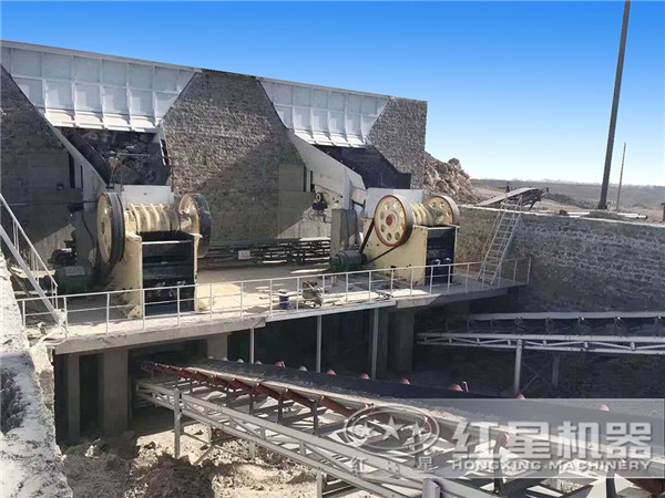 混凝土粉碎加工現(xiàn)場(chǎng)