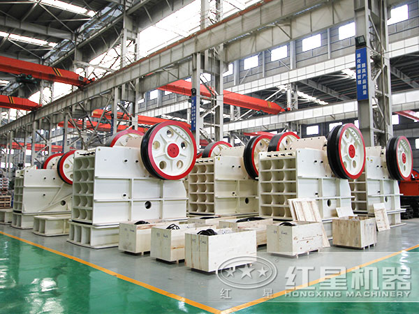 鐵礦石顎式破碎機(jī)車間