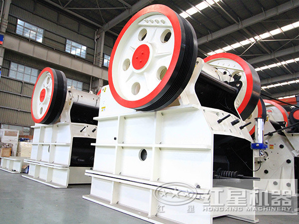 顎式破碎機(jī)生產(chǎn)車間