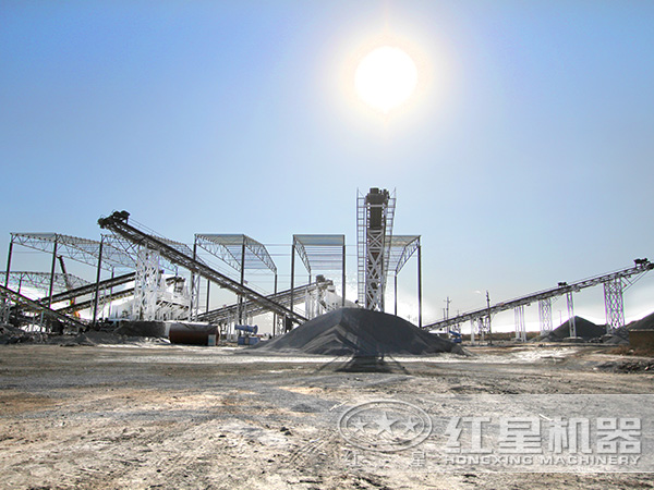 大型石料制砂生產(chǎn)線現(xiàn)場(chǎng)