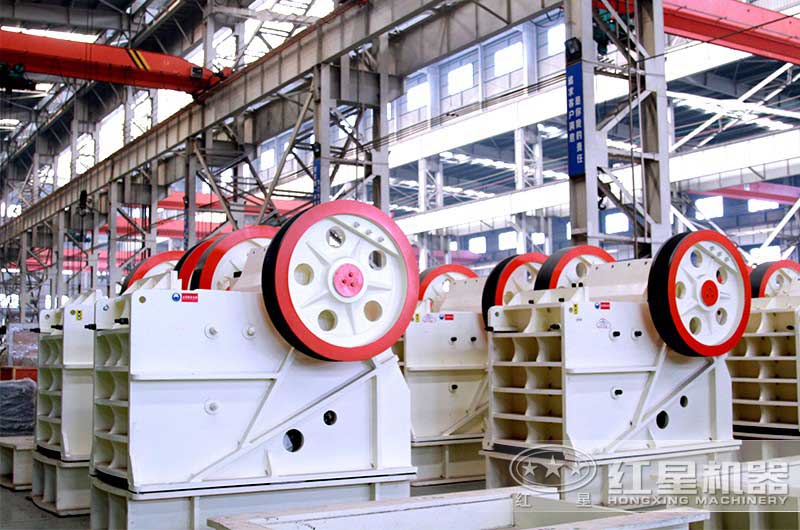 褐煤顎式破碎機(jī)車間高清圖 褐煤顎式破碎機(jī)車間高清圖