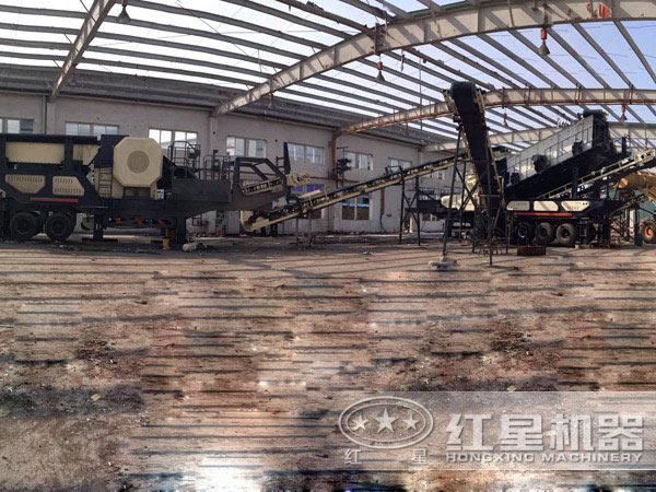 流動(dòng)破碎沙子一體機(jī)一體機(jī)作業(yè)現(xiàn)場(chǎng)