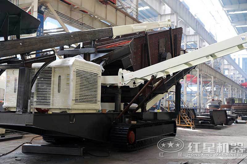 履帶式移動(dòng)破碎站組裝車間