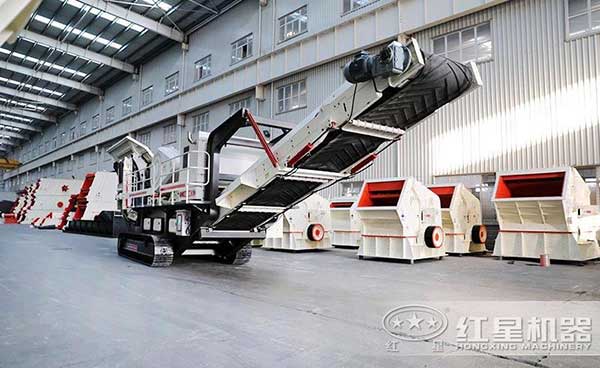 履帶移動(dòng)沙石粉碎機(jī)車間圖