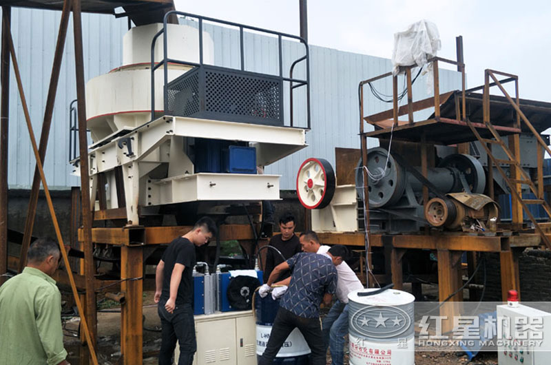 一噸花崗巖能出多少沙？制砂生產(chǎn)線有哪些配置