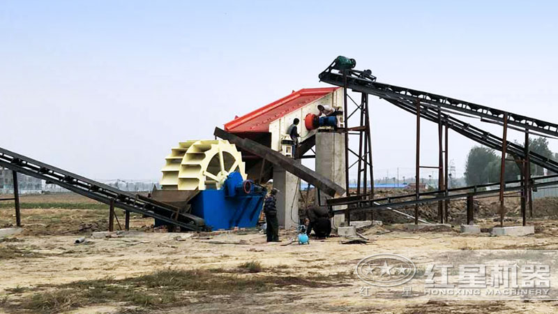 單獨(dú)一臺(tái)輪式洗砂機(jī)現(xiàn)場
