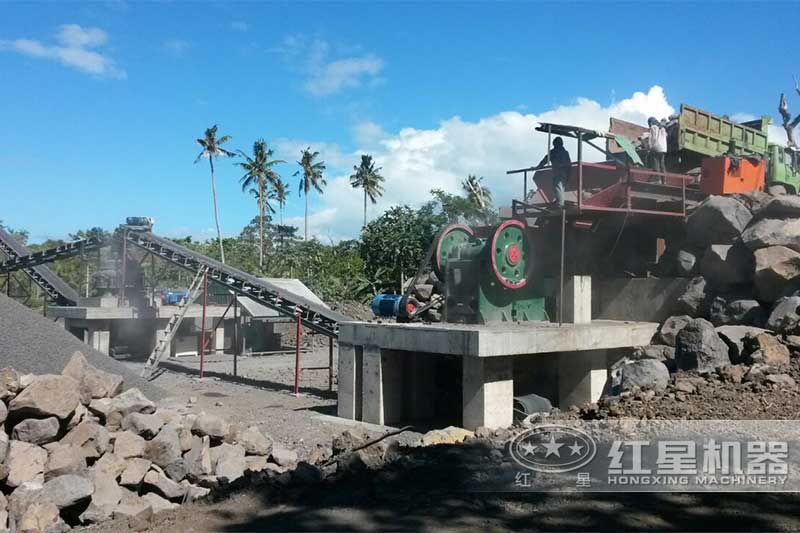 玄武巖破碎現(xiàn)場用顎破加圓錐破