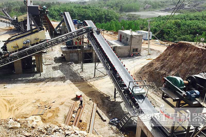 公路用石子加工現(xiàn)場