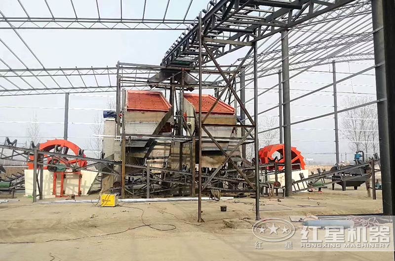 兩臺(tái)雙輪水洗沙機(jī)用于中型砂石場聯(lián)合作業(yè)