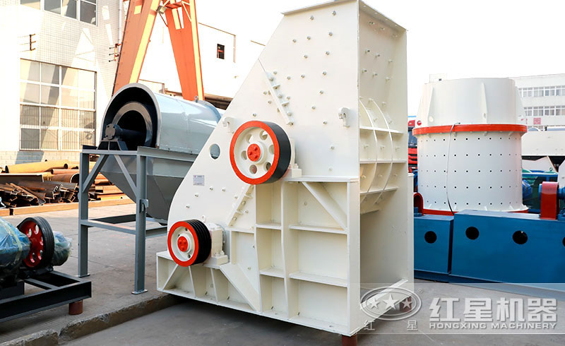 新款雙級破碎機(jī)設(shè)備