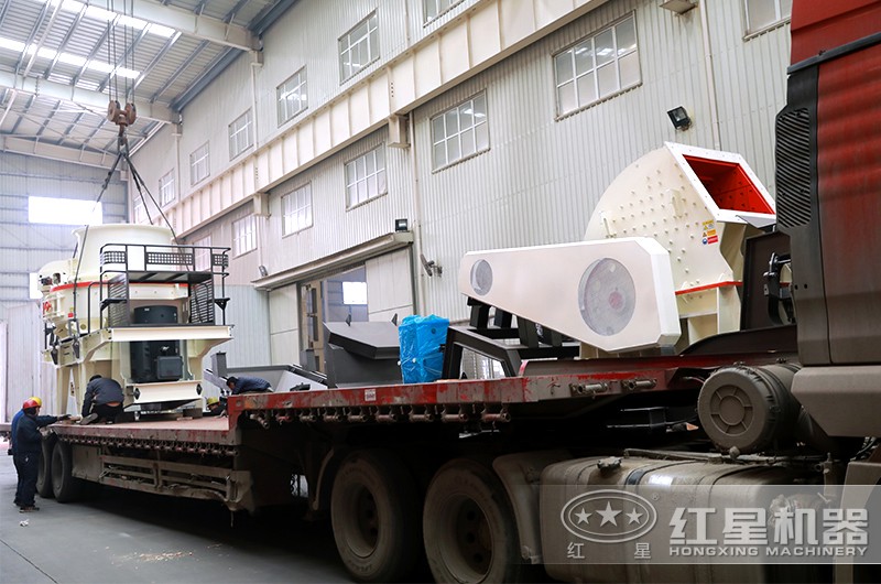 錘破與制砂機組成的生產線發(fā)貨
