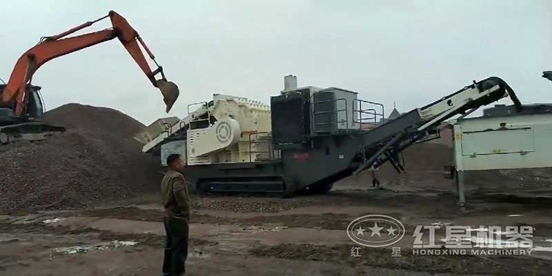 履帶移動制沙機(jī)加工現(xiàn)場科技環(huán)保