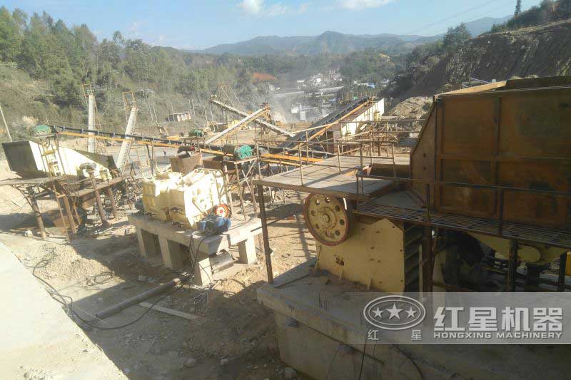 桐柏時產(chǎn)八百噸石子加工現(xiàn)場