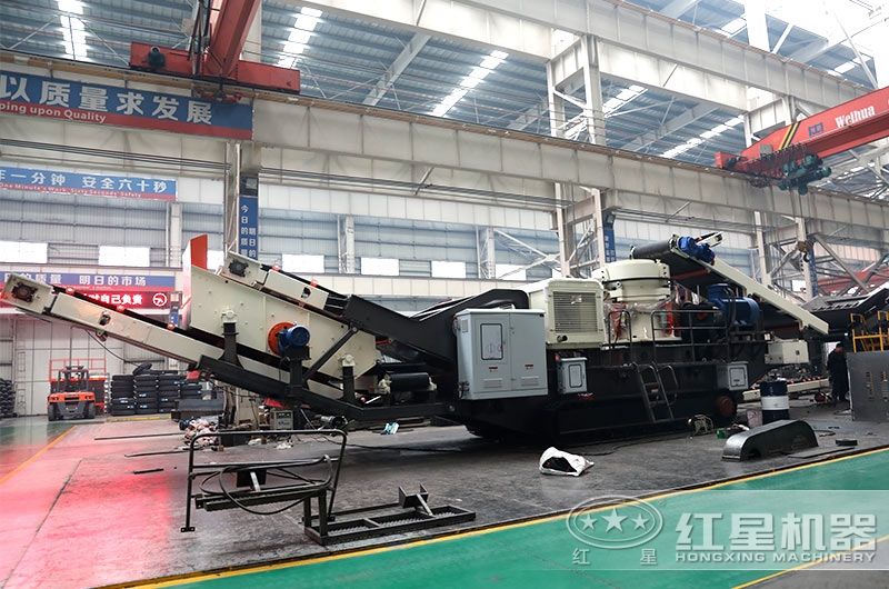 輪胎式移動破碎機(jī)車間實拍