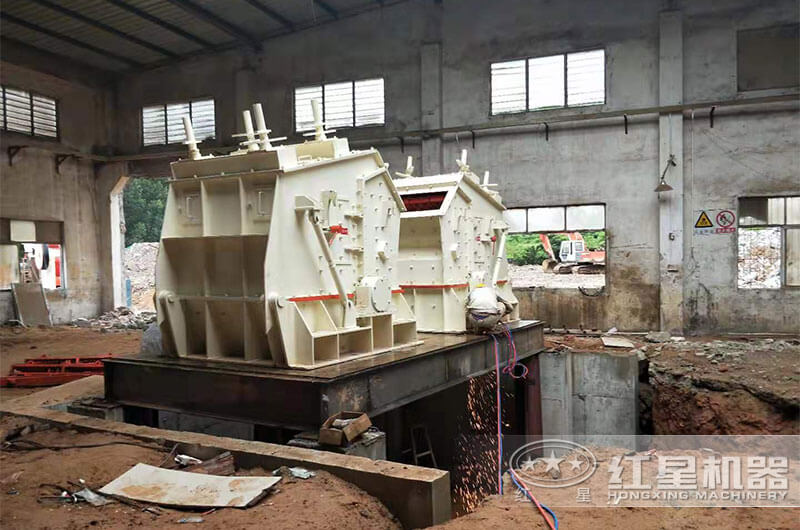 安徽時(shí)產(chǎn)150噸石灰石破碎生產(chǎn)線現(xiàn)場二