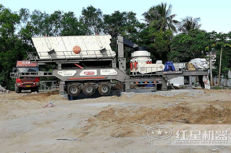 移動(dòng)圓錐破碎機(jī)安裝現(xiàn)場(chǎng)