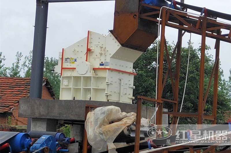 細(xì)碎機(jī)現(xiàn)場實(shí)拍