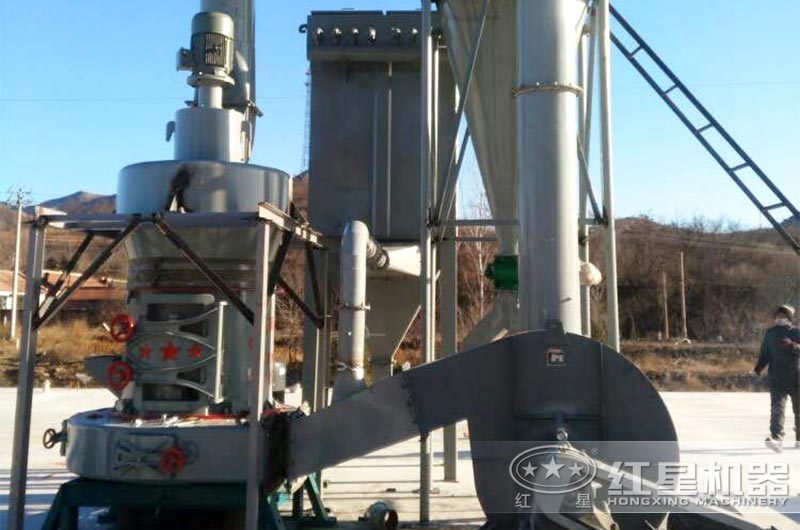 雷蒙磨粉機(jī)現(xiàn)場實拍