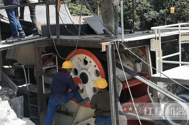 中型破碎機(jī)現(xiàn)場實拍