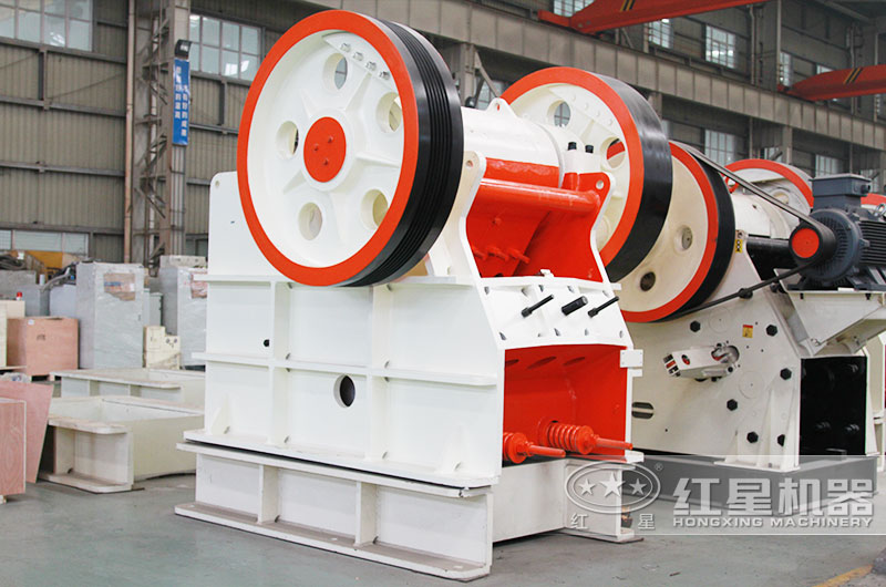 大型碎石機(jī)多種型號(hào)出口國(guó)外，附圖片和報(bào)價(jià)