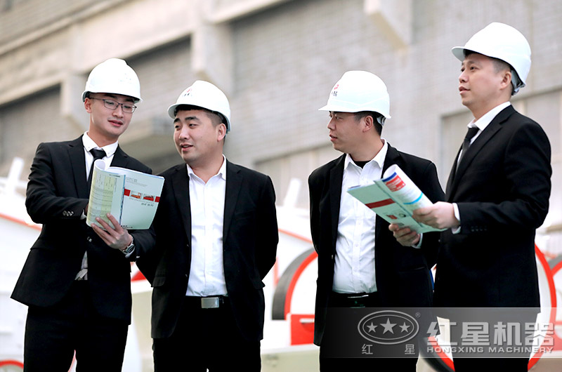 客戶(hù)到場(chǎng)參觀，工程師為其量身選型